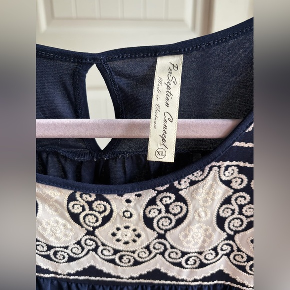 PerSeption Concept Navy and Cream Lace Blouse - Picture 2 of 2